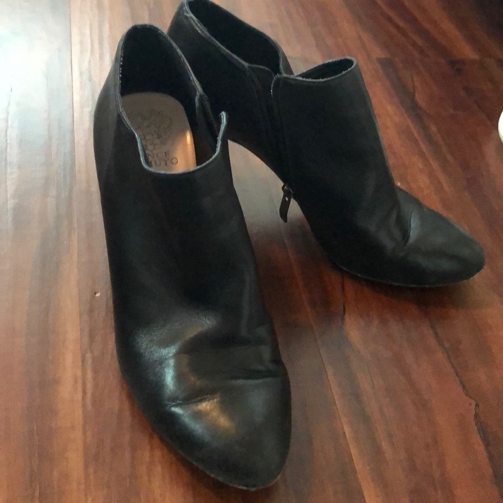 Black Vince Camuto healed booties size 11
